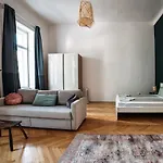 Spacious Apartment Near Liget Budapest