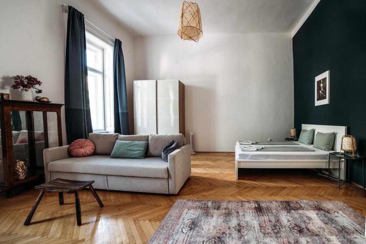 Apartment Spacious Near Liget *