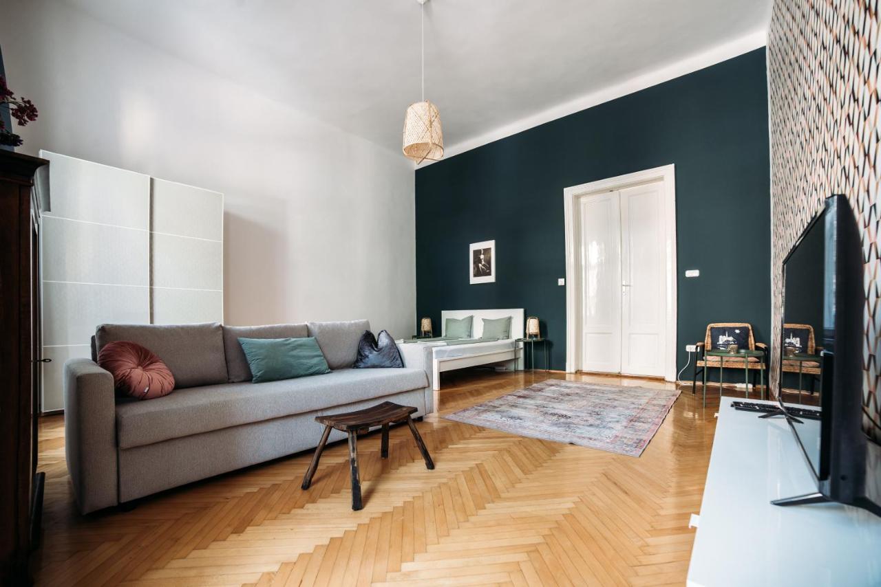 Spacious Near Liget Apartamento *